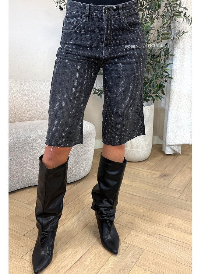BLACK - 'CELINA DIAMONDS JORT' - EXCLUSIVE STRETCH BERMUDA SHORTS