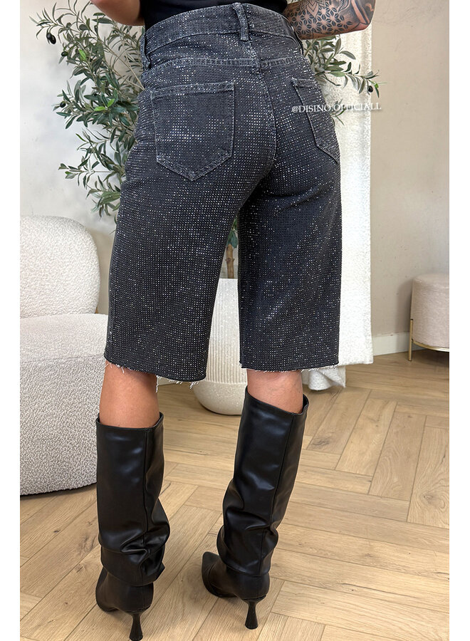 BLACK - 'CELINA DIAMONDS JORT' - EXCLUSIVE STRETCH BERMUDA SHORTS