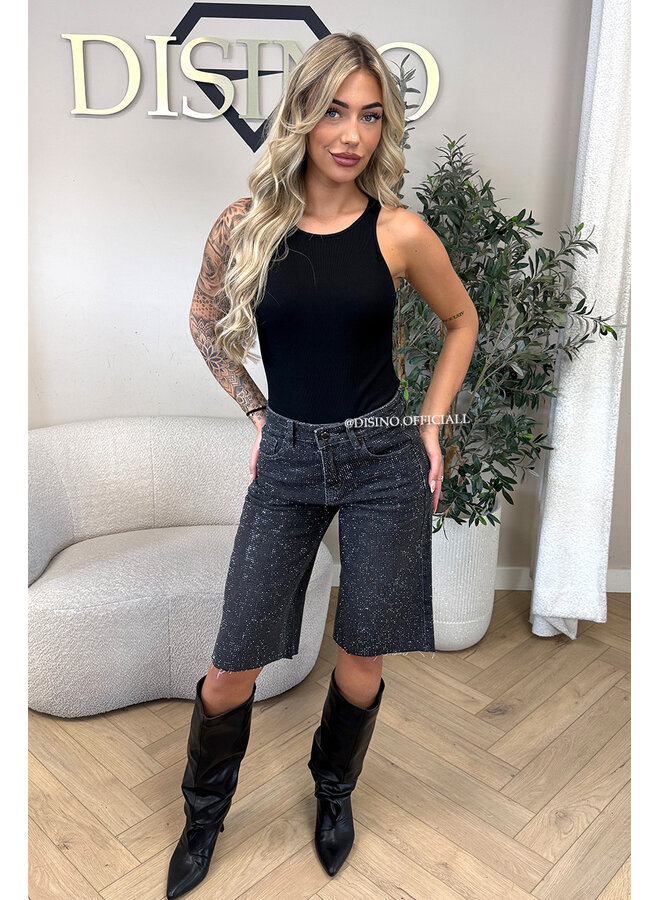 BLACK - 'CELINA DIAMONDS JORT' - EXCLUSIVE STRETCH BERMUDA SHORTS