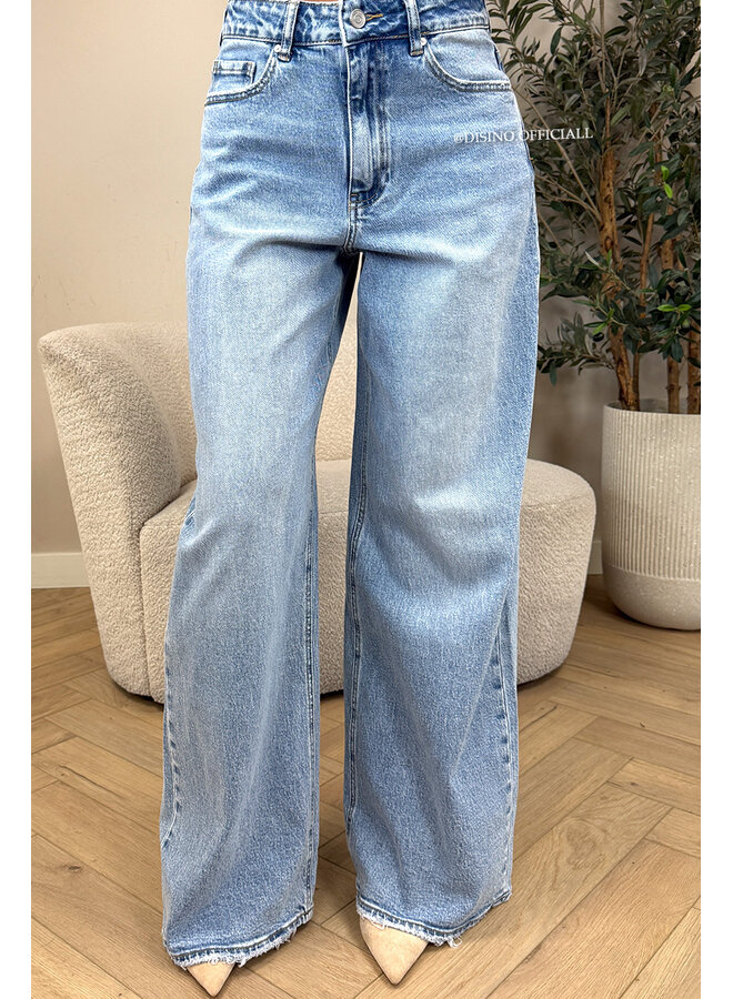 LIGHT BLUE - 'MANILA JEANS' - BAGGY FIT STRETCH JEANS