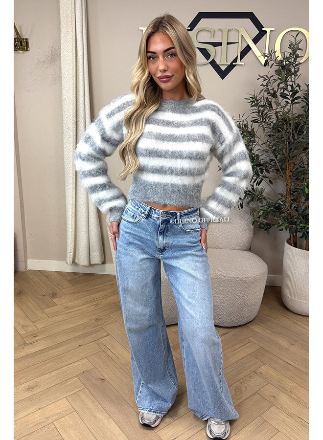 GREY/WHITE - 'NOELIA CROPPED' - CROPPED FLUFFY MOHAIR STRIPED KNIT
