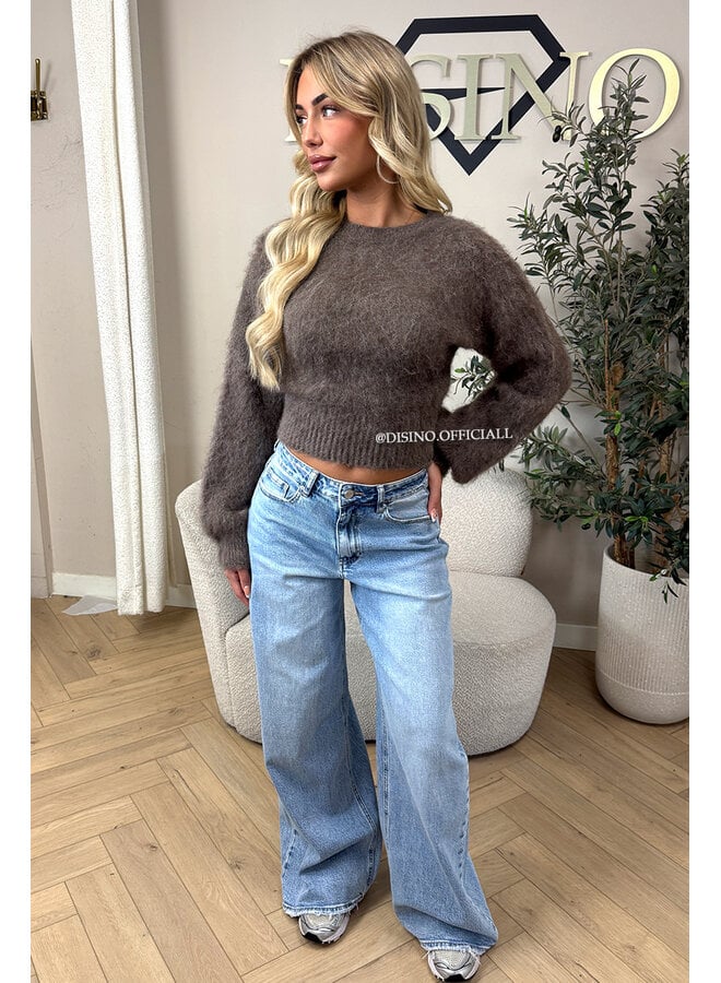 TAUPE - ' NOELIA CROPPED' - FLUFFY CROPPED KNIT