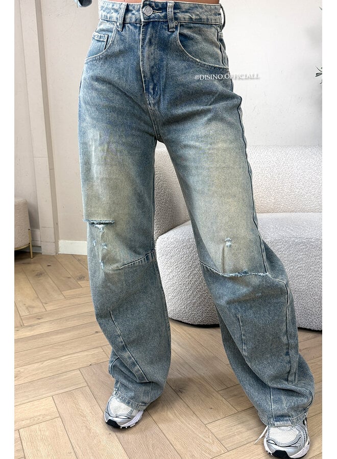BLUE - 'MONICA JEANS' - RIPPED KNEE VIRAL STRETCH BARREL JEANS