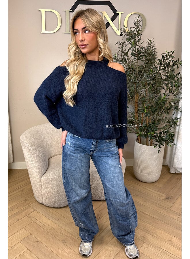 NAVY BLUE - 'MAËLLE KNIT' - CUT-OUT OVERSIZED KNIT