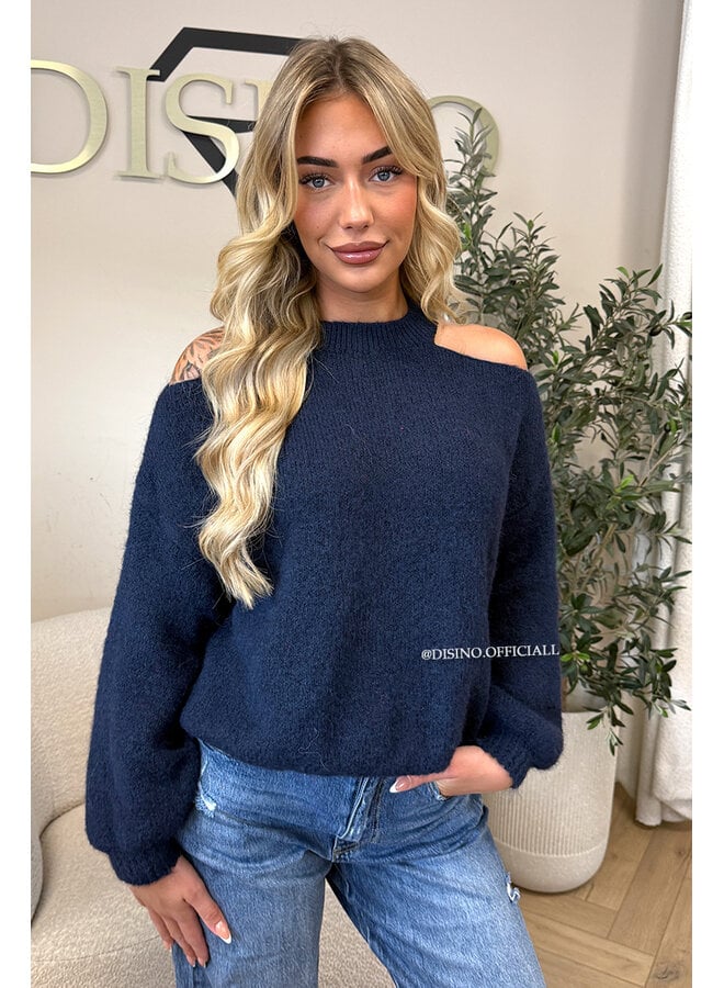 NAVY BLUE - 'MAËLLE KNIT' - CUT-OUT OVERSIZED KNIT