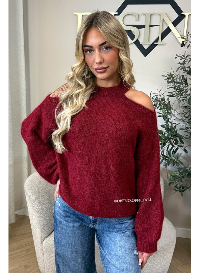 RED - 'MAËLLE KNIT' - CUT-OUT OVERSIZED KNIT