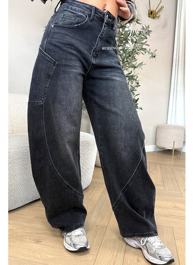 BLACK - 'BALVIN JEANS' - SUPER STRETCH VIRAL BALLOON CARGO LEG JEANS