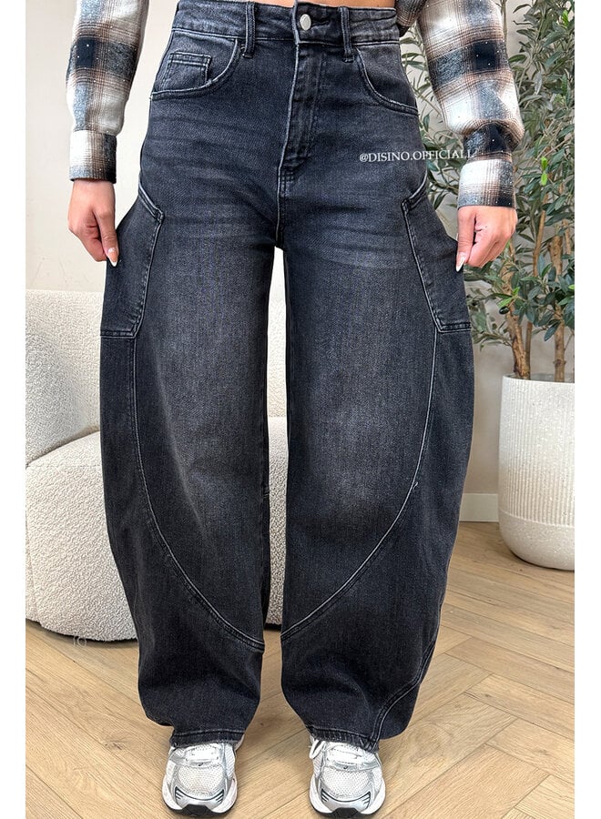 BLACK - 'BALVIN JEANS' - SUPER STRETCH VIRAL BALLOON CARGO LEG JEANS