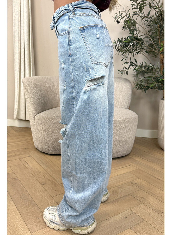 LIGHT BLUE - 'LISBOA JEANS' - STRETCH DESTROYED FOLDED JEANS