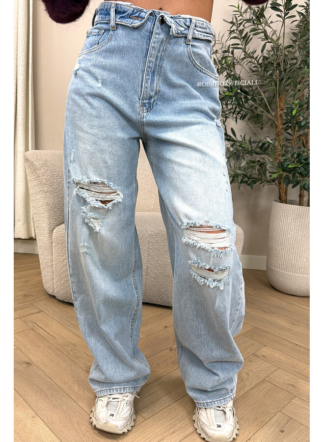LIGHT BLUE - 'LISBOA JEANS' - STRETCH DESTROYED FOLDED JEANS