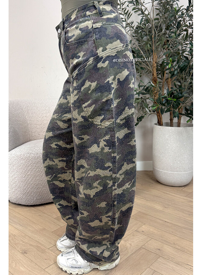 CAMO – ‘DALLAS JEANS’ – EXCLUSIVE RHINESTONE CARGO BAGGY JEANS
