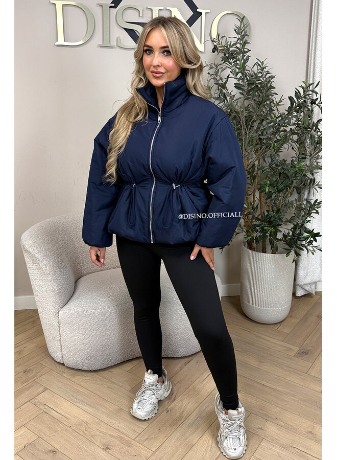 NAVY BLUE – ‘JUNIA JACKET’ – DRAWSTRING WAIST PUFFER JACKET