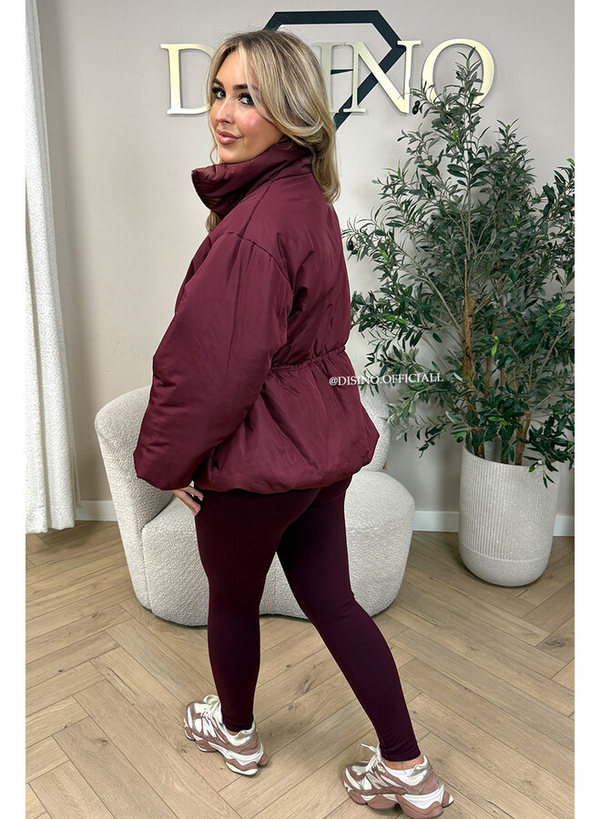 BURGUNDY – ‘JUNIA JACKET’ – DRAWSTRING WAIST PUFFER JACKET
