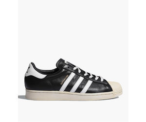adidas core black superstar