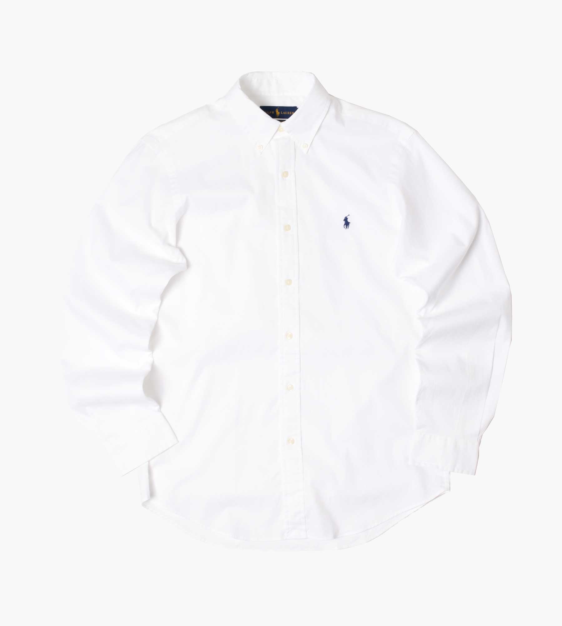 t shirt with white collar