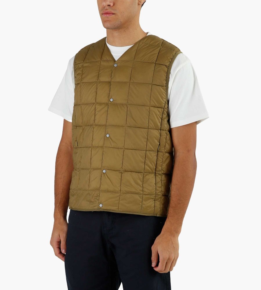 v neck puffer vest