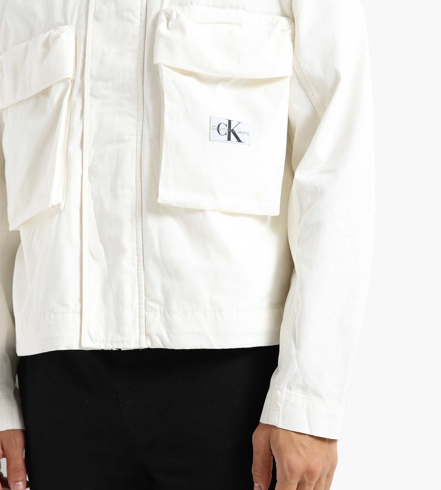 Calvin Klein Boxy Cropped Shacket Ancient White - Baskèts Stores Amsterdam