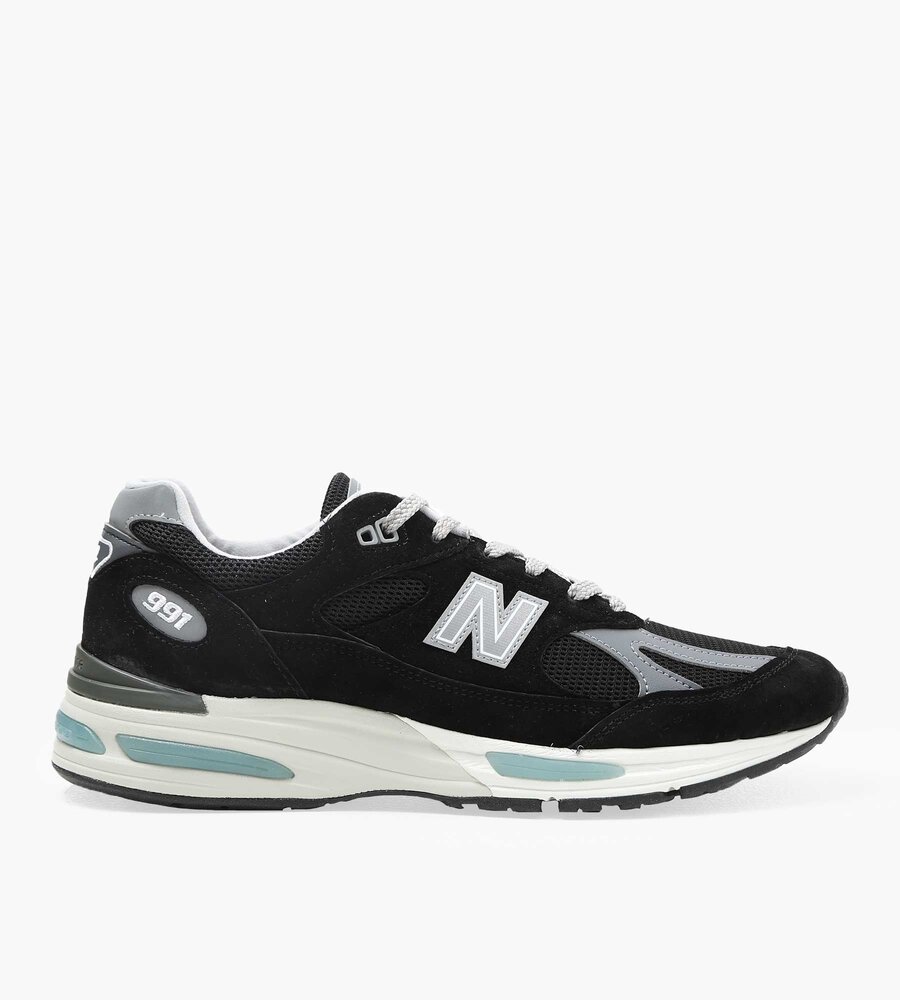 Where can i buy new best sale balance sneakers near me