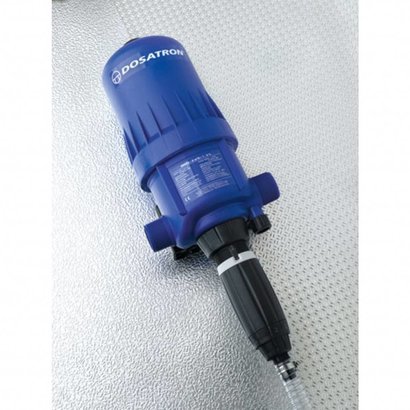 Dosing pump adjustable from 1 to 5 %