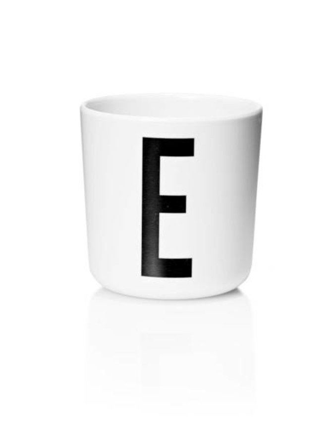 Design Letter - Drinkbeker E tot H