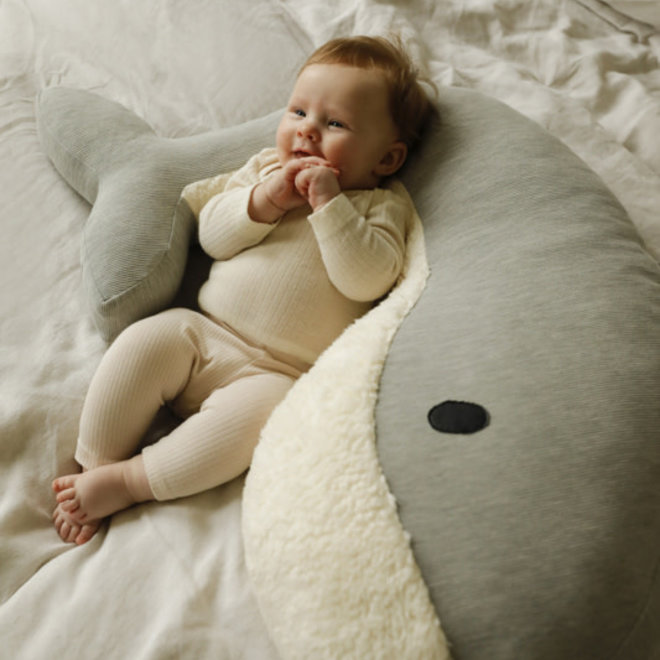 Nanami - Feeding Pillow Whale Momo Grey