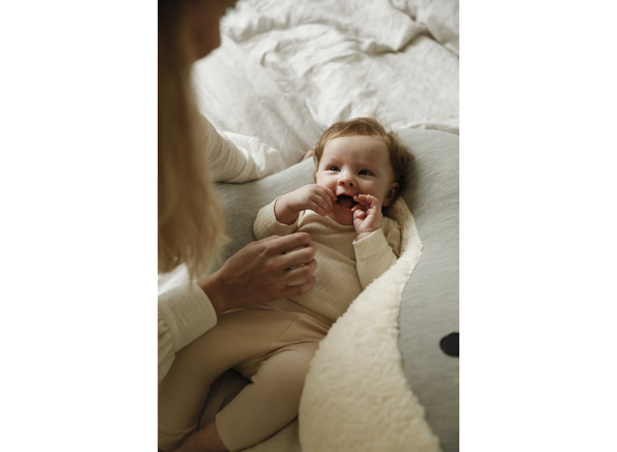 nanami feeding pillow