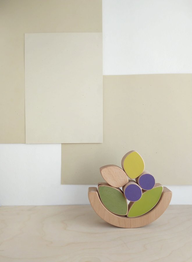 The wandering workshop - Leaves & blueberries stacking toy