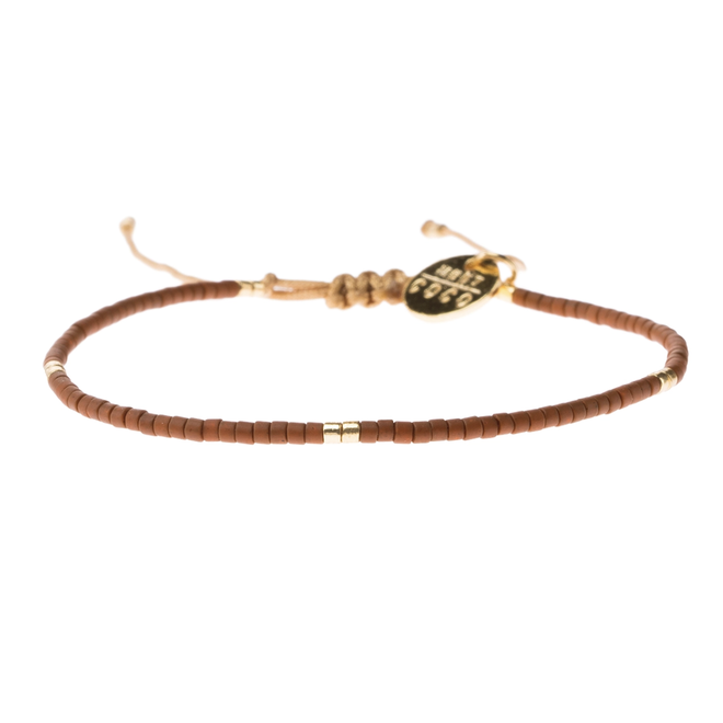 Meet Coco - Fem cognac gold armband