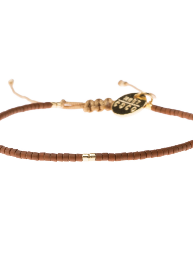 Meet Coco - Fem cognac gold armband