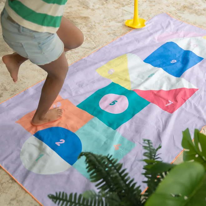 Quut - Play Towel Hopscotch 180 x 100 cm
