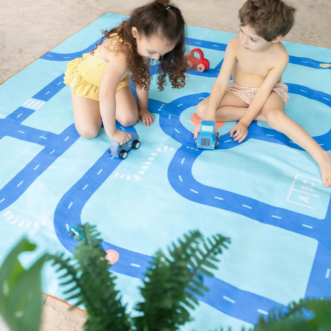 Quut - Play Towel Road 180 x 180 cm