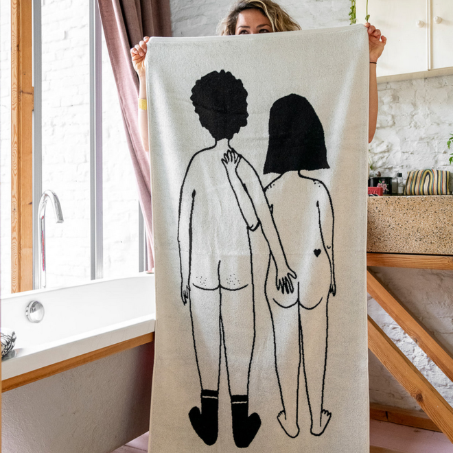 Helen B - Badhanddoek naked couple back