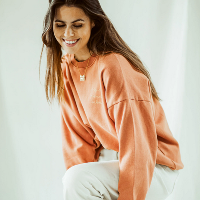 Elle and Rapha - sweater MAMA brick dust (loose fit)