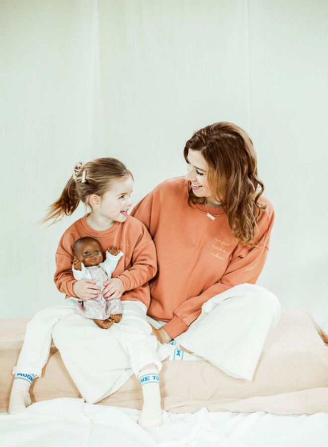 Elle and Rapha - sweater MAMA brick dust (loose fit)