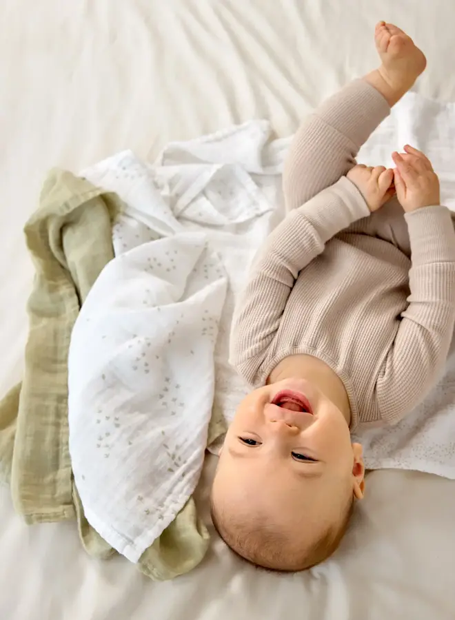 Lässig - Swaddle & Burp Blanket L Miracle of  Nature Leaves