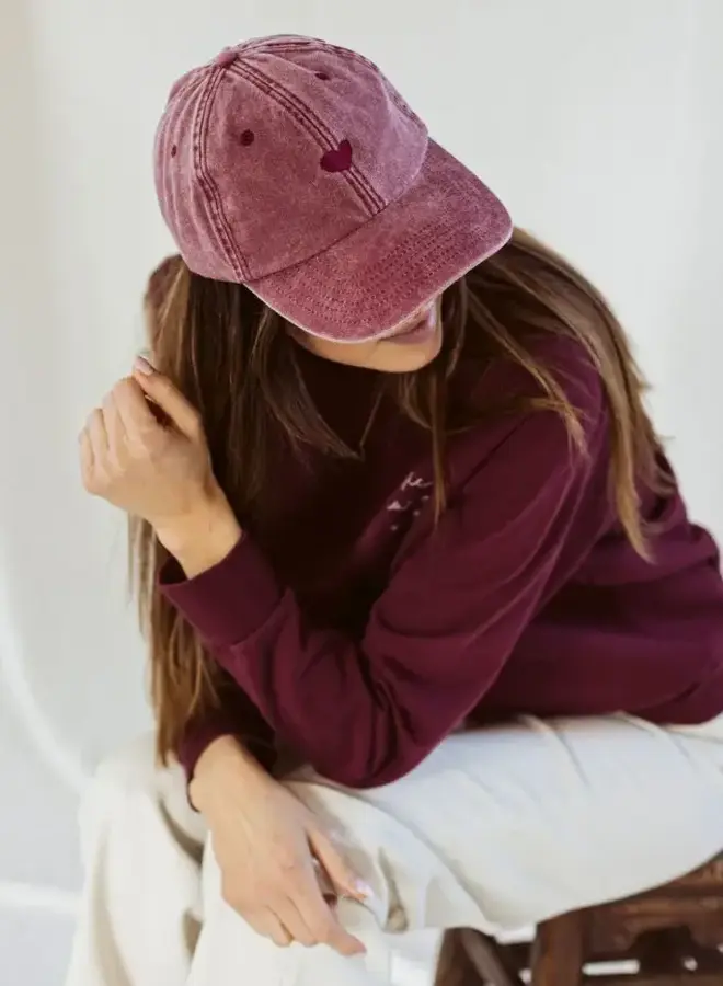 Elle and Rapha - Cap Heart wine