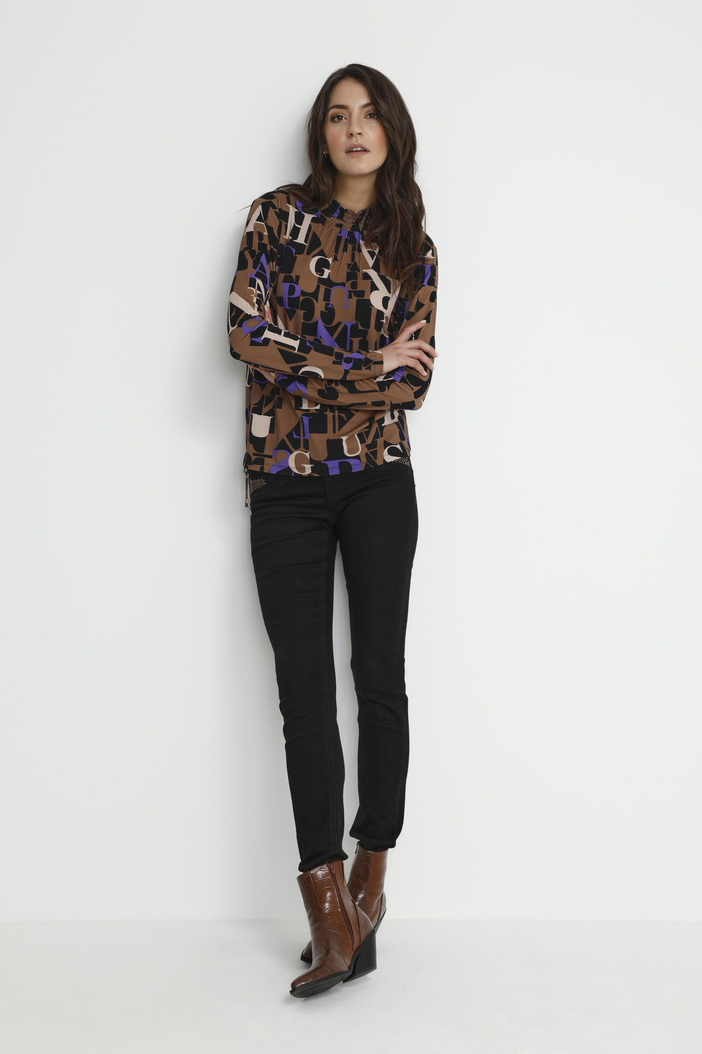 CREAM 10610549 Crmarion turtleneckk violet logo print