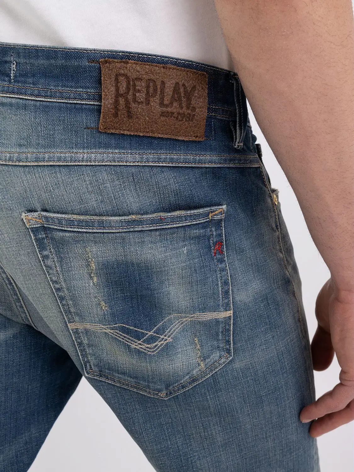 REPLAY REGULAR FIT WILLBI JEANS M1008P.000.619 594