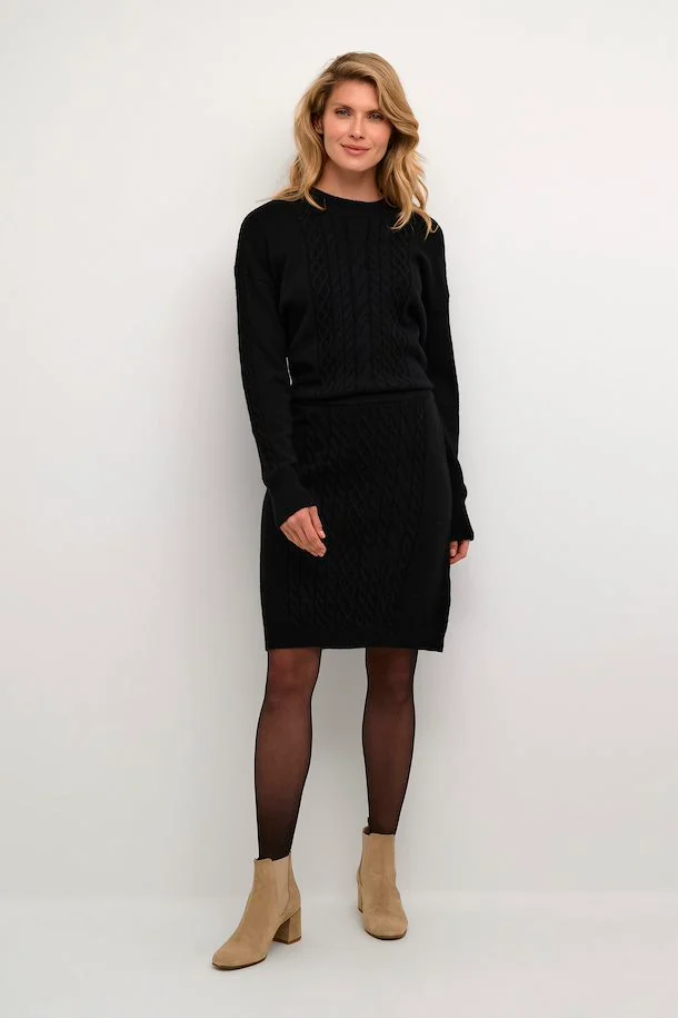 CREAM 10611918 PITCH  BLACK 100120