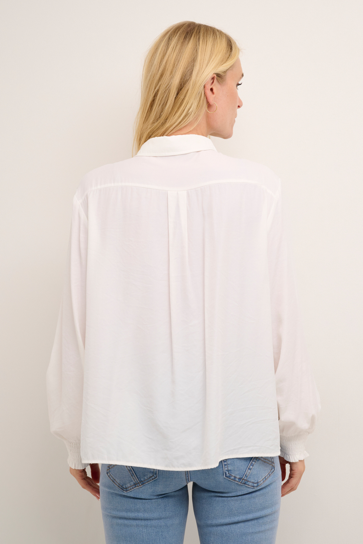 CREAM 10611978 110602 SNOW WHITE