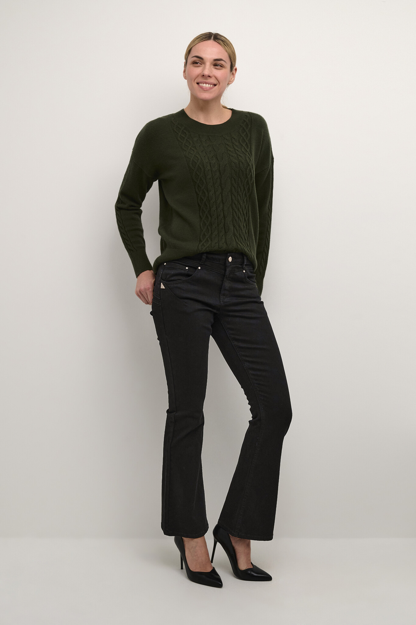 CREAM 10611579 PITCH BLACK 32