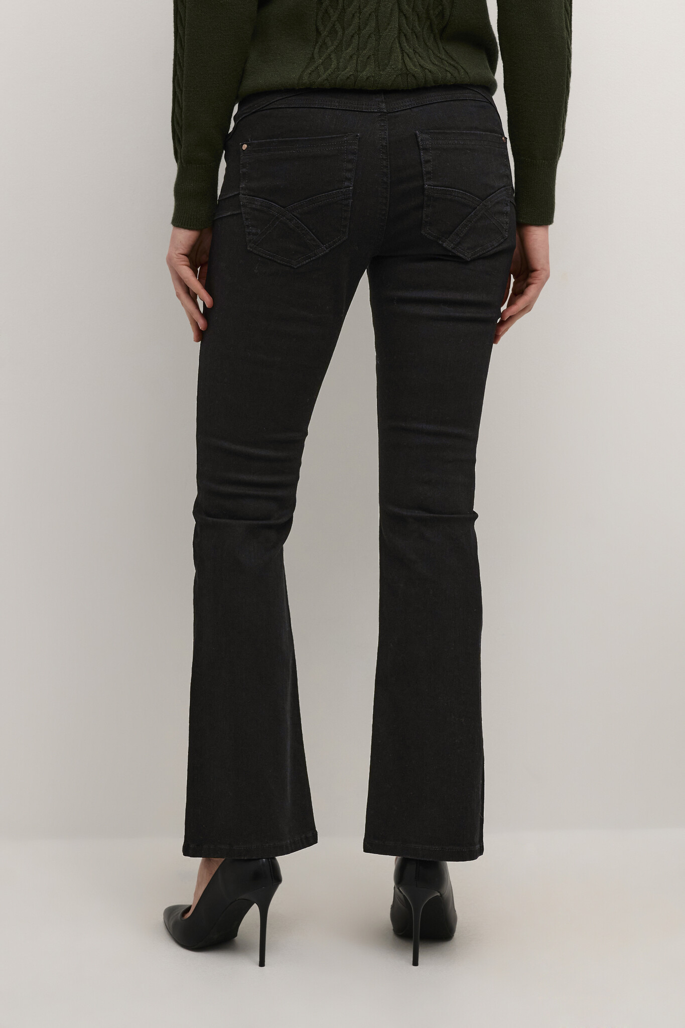 CREAM 10611579 PITCH BLACK 32