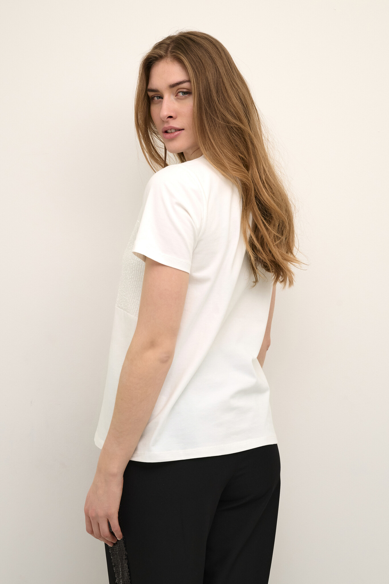 CULTURE CUgith Sequin T-Shirt 50110084 Spring Gardenia 500013