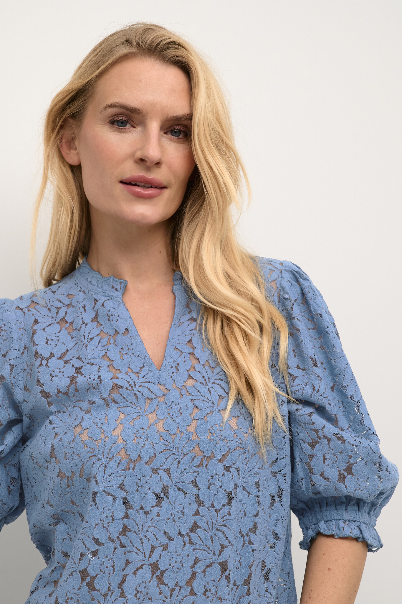 CREAM 10612448 Crkaspis lace blouse captain's blue