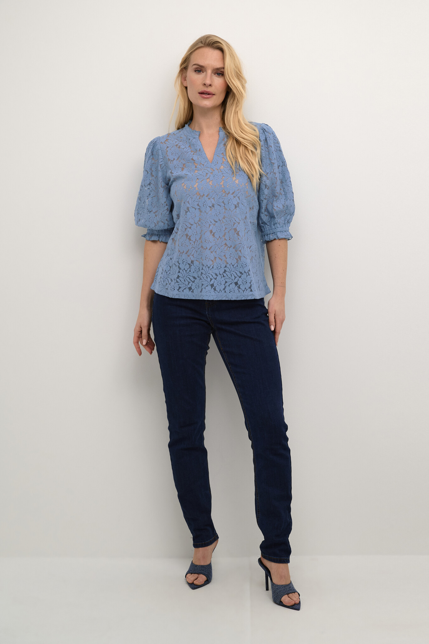 CREAM 10612448 Crkaspis lace blouse captain's blue
