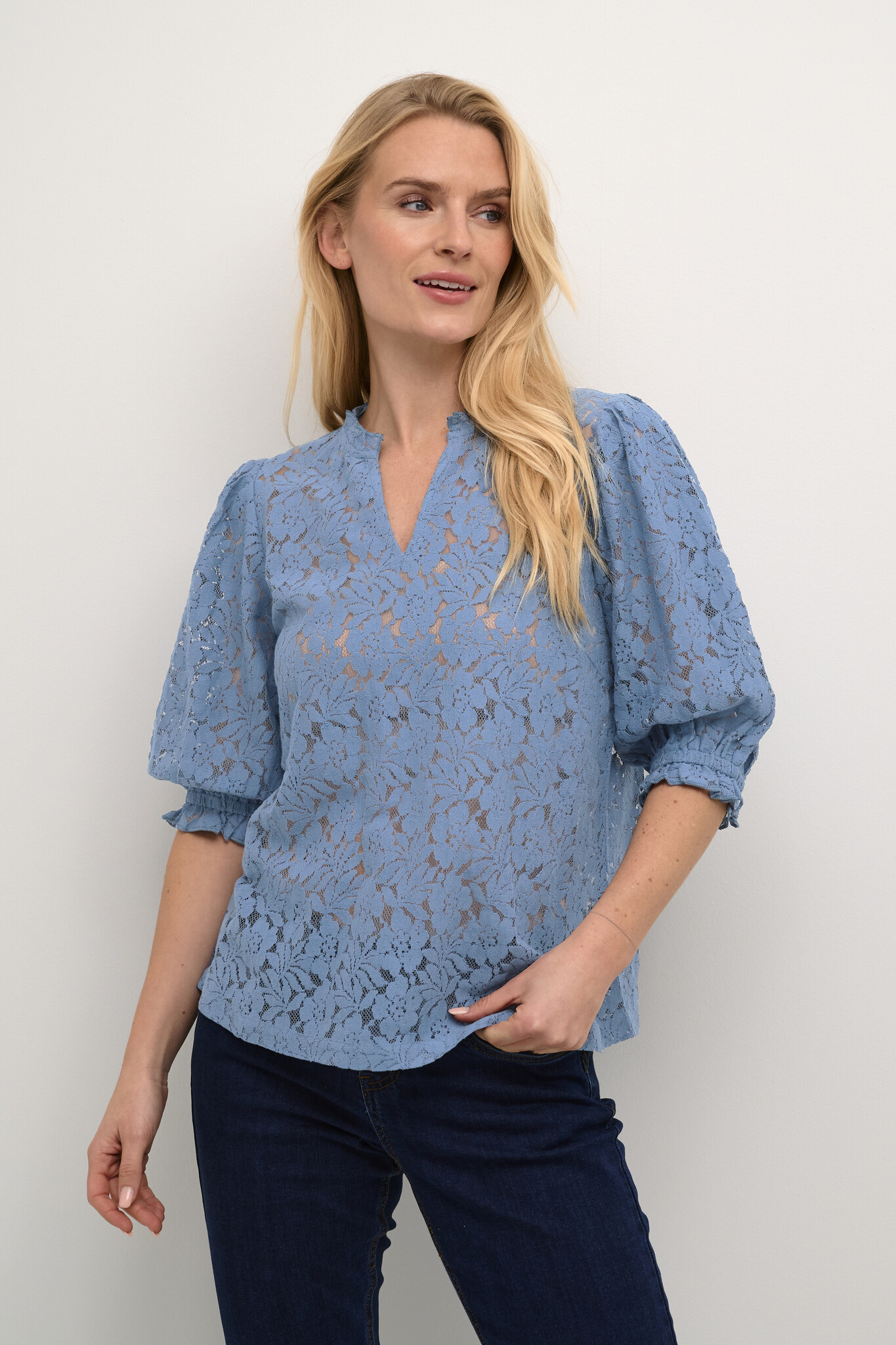 CREAM 10612448 Crkaspis lace blouse captain's blue