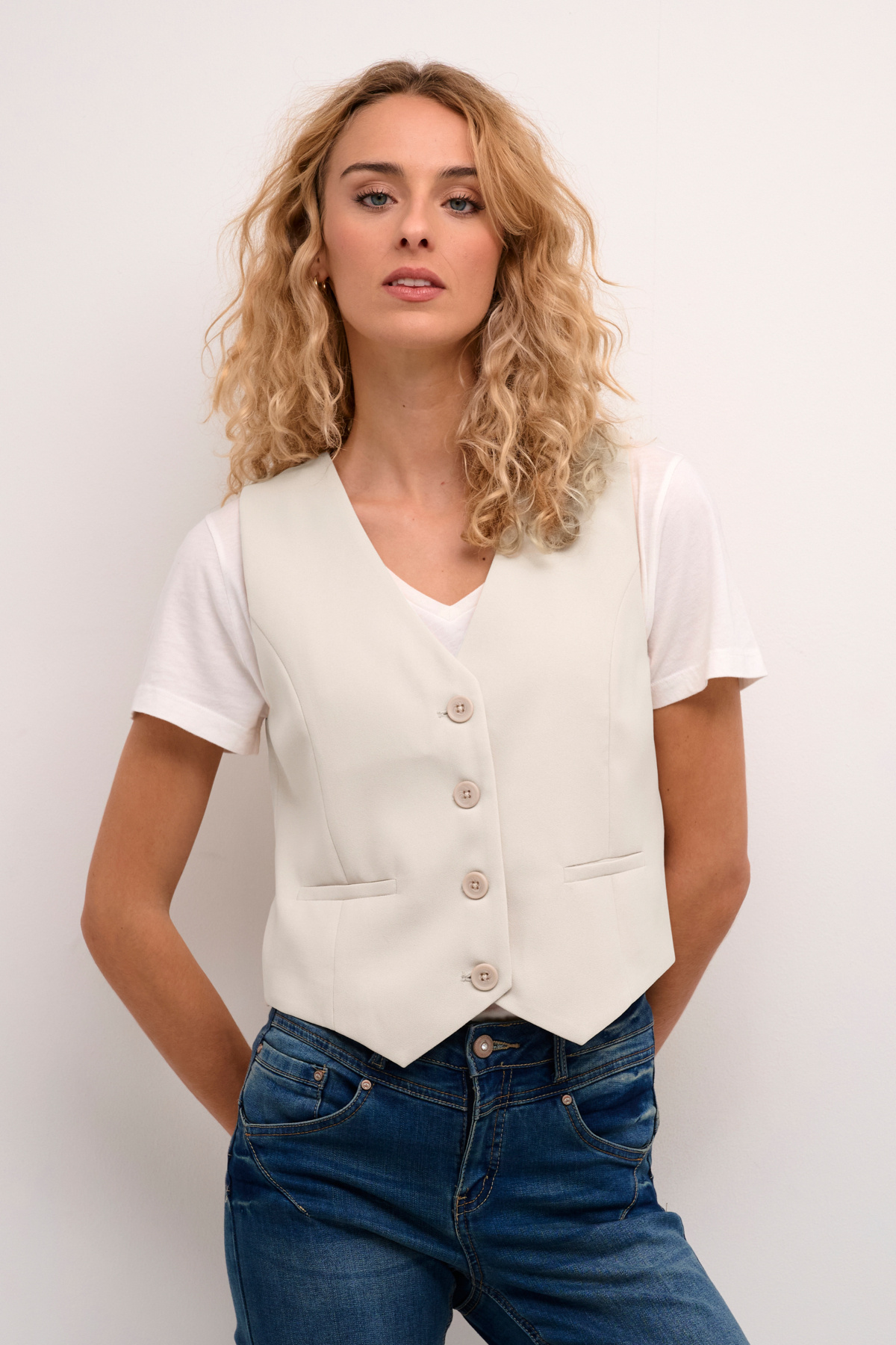 CREAM 10612805 Crcocomia waistcoat ancient scroll