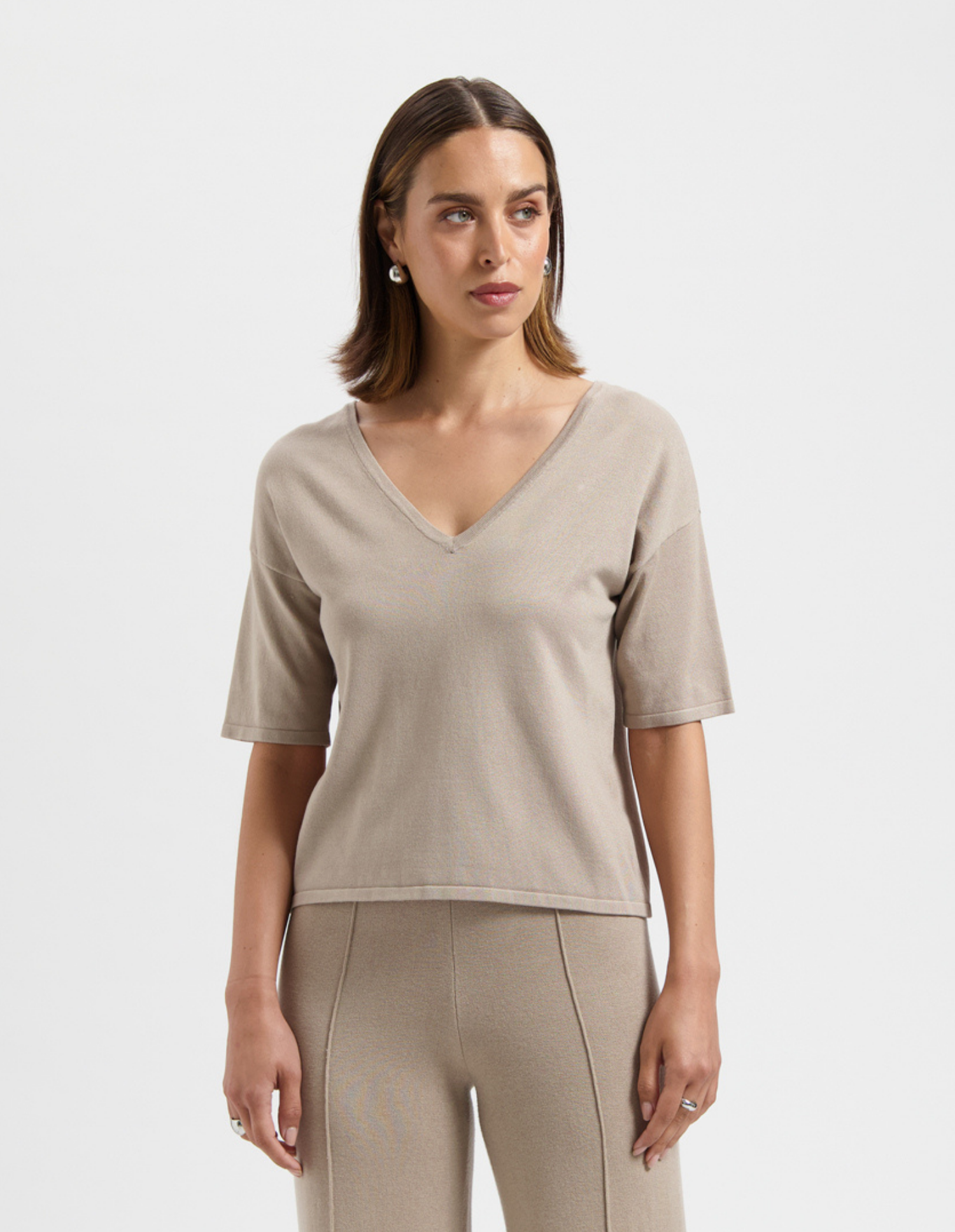 AVEC ĒLAN Melina-ae beach