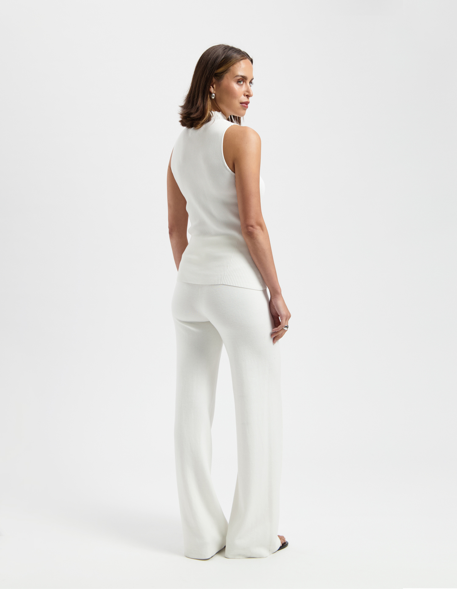 AVEC ĒLAN  Lea-ae winter white