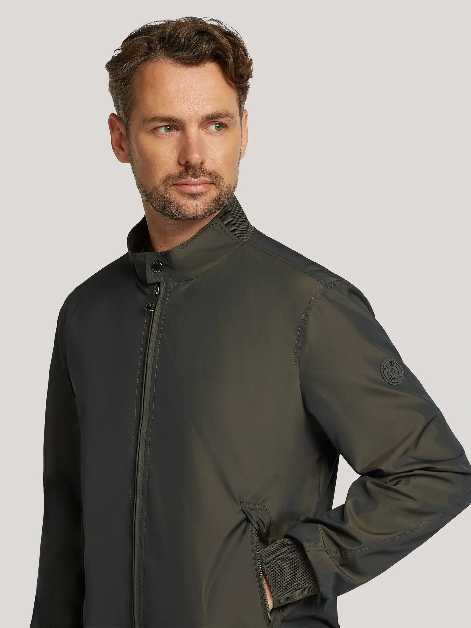 Reset Reset lucas colar reven